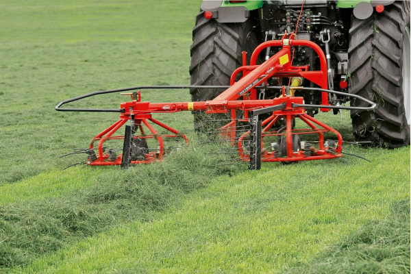 Kuhn Haybob 300 Tedder/Rake for sale at Lowe & Young, Inc., Ohio Kuhn Haybob 300 Tedder/Rake for sale at Lowe & Young, Inc., Ohio